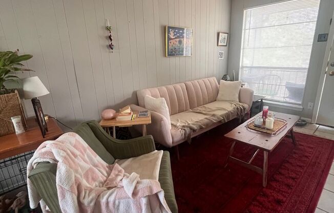 Studio, 1 bath, 400 sqft, $945, Unit 206