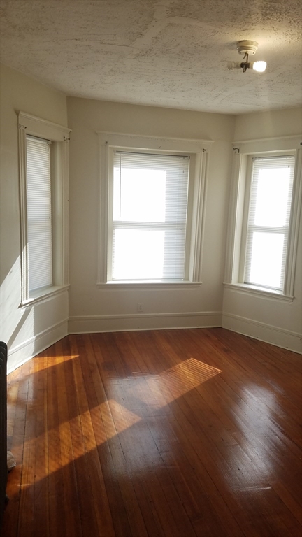 2 beds, 1 bath, $2,150, Unit 1