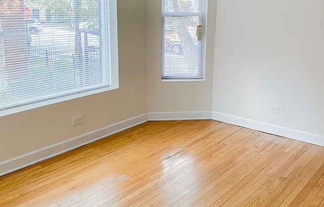 2 beds, 1 bath, 725 sqft, $2,750, Unit 851-1N
