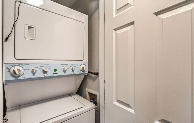 2 beds, 2 baths, $1,595, Unit # 101