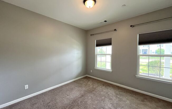 SPACIOUS FRANKLIN HOME WITH UPGRADES