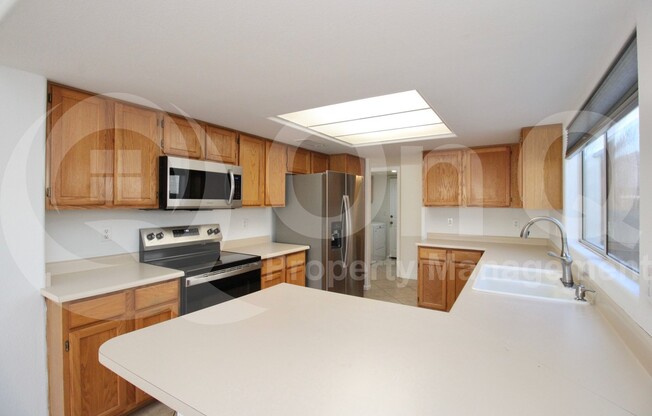 1326 E HELENA DR