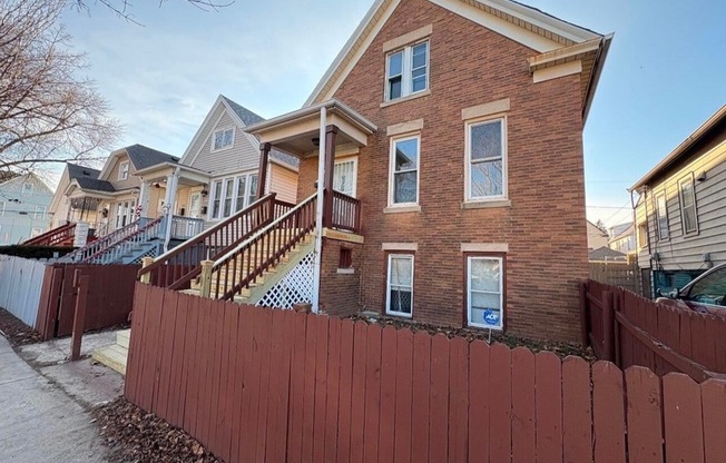 1941 1939 S WINONA LN