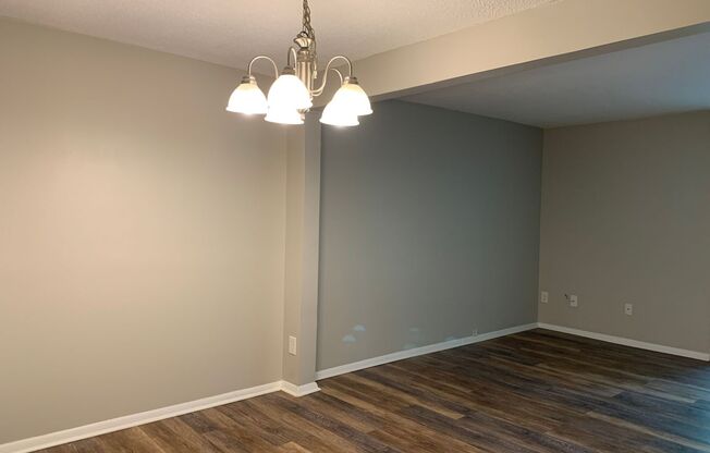Renovated Raleigh Townhome Conveniently Located Near North Hills & I-540!