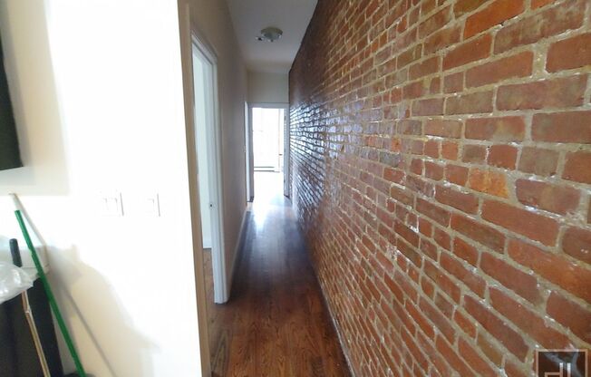 3 beds, 1 bath, $3,200, Unit 3B