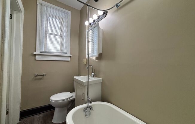 1 bed, 1 bath, 479 sqft, $950, Unit 2