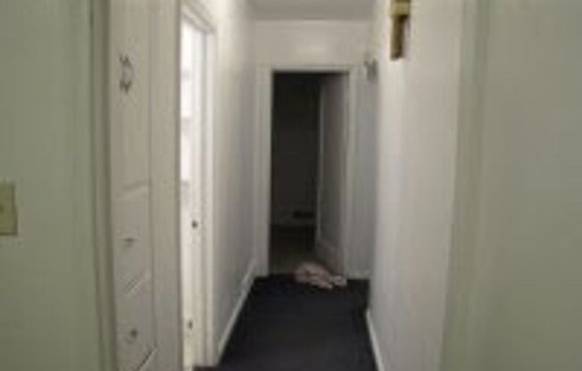 2 beds, 1 bath, 1,077 sqft, $1,250, Unit 380 N 200 E