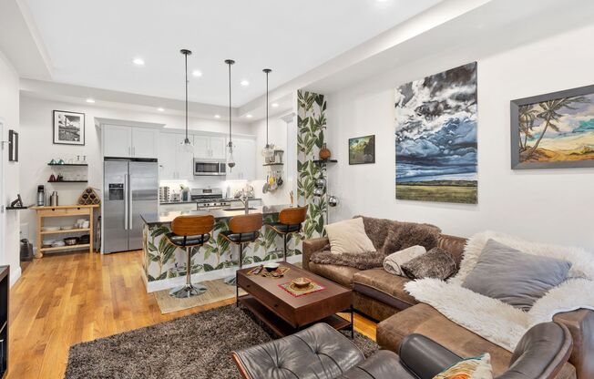 New 2BR2BA Condo in Jefferies Point with Backyard