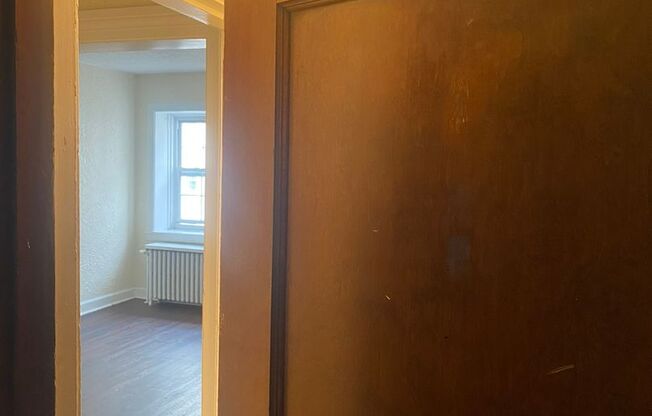 Studio, 1 bath, 308 sqft, $1,250, Unit Bayard Manor 307