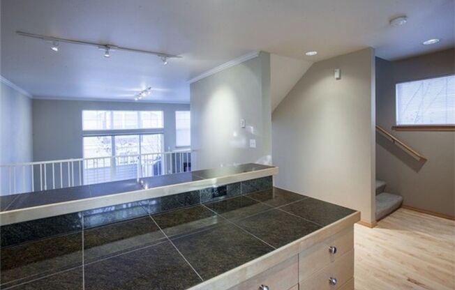 3 beds, 2.5 baths, $3,300, Unit #A