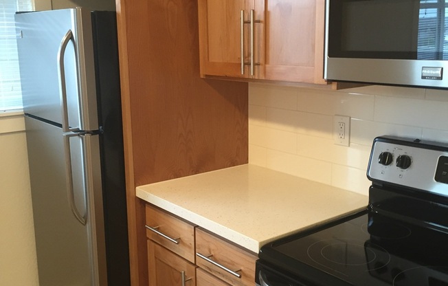 2 beds, 1 bath, $1,795, Unit 4