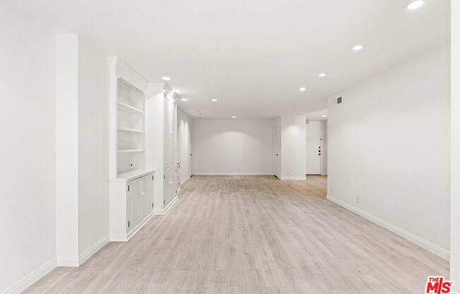 1 bed, 2 baths, 1,076 sqft, $3,400, Unit 703