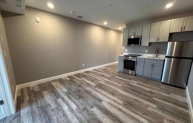 1 bed, 1 bath, 456 sqft, $2,100, Unit 303
