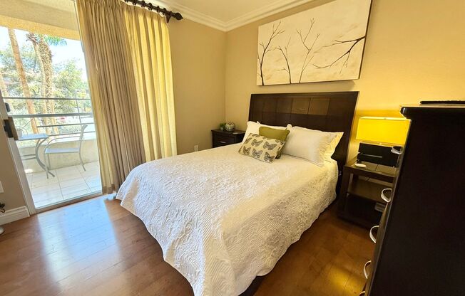 2 beds, 2 baths, $2,400, Unit # 206