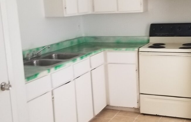 4223 WOODMANOR