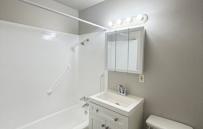 1 bed, 1 bath, 536 sqft, $1,175, Unit 9