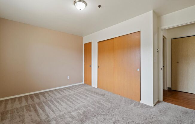 2 beds, 1 bath, 910 sqft, $1,430, Unit K204