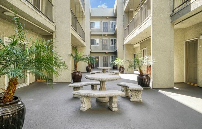 Highland Villa Apartments