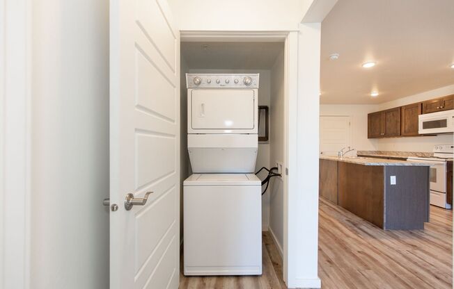2 beds, 2 baths, 952 sqft, $1,695, Unit 96-301
