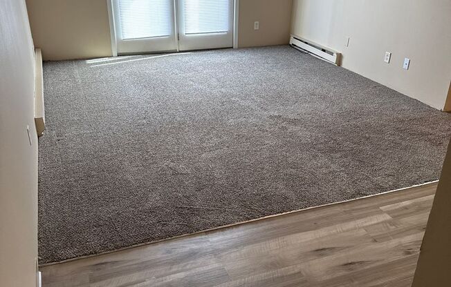 2 beds, 1 bath, 800 sqft, $960, Unit 400-16