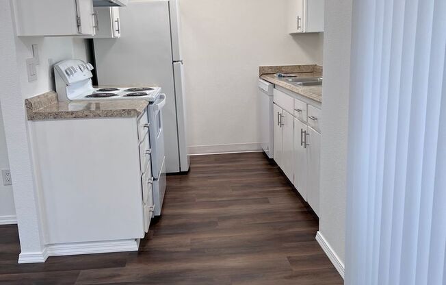 2 beds, 1 bath, $1,250, Unit 3477