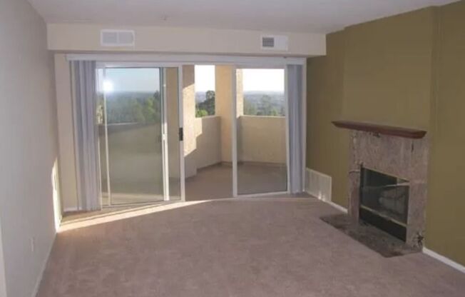 Beautiful 3-Bedroom Ground-Level Condo with Private Patio & Sunset Views!