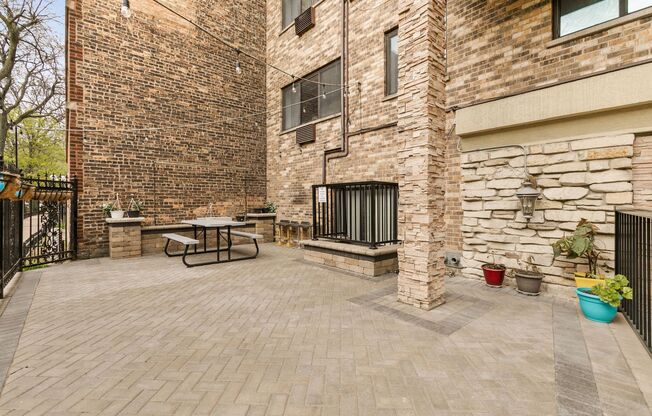 1 bed, 1 bath, 600 sqft, $1,900, Unit 407