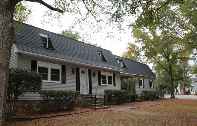 4 Br, 3 ba + Bonus Henderson Forest