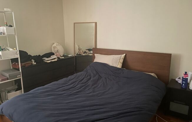 2 beds, 1 bath, $3,300, Unit 74