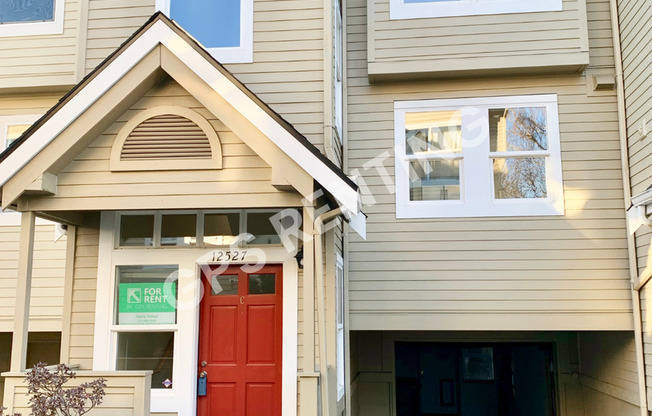 12527 27th Ave NE Unit C