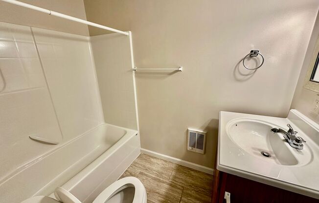 3 beds, 3 baths, 1,280 sqft, $1,850, Unit 503