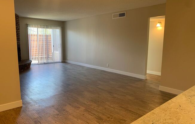 3 beds, 2 baths, 1,300 sqft, $2,295, Unit 21