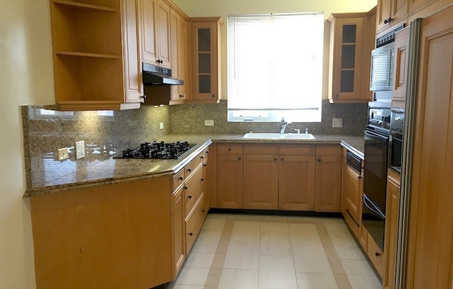 2 beds, 2 baths, $3,895, Unit UNIT 412