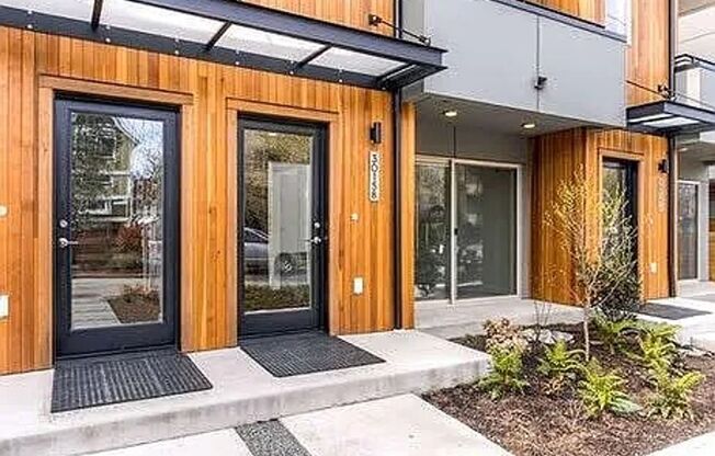 3-Bedroom Alki Townhome