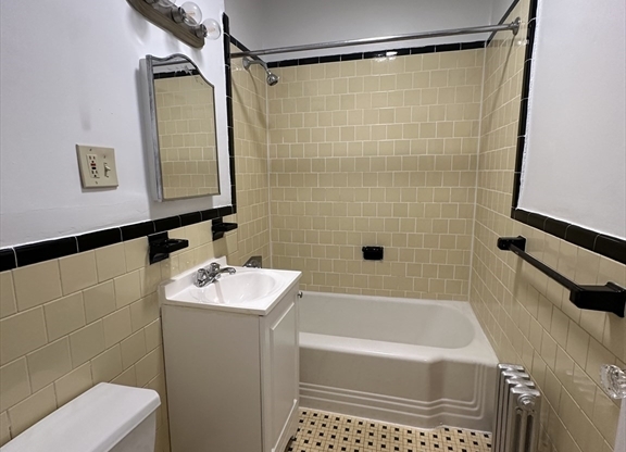 1 bed, 1 bath, 775 sqft, $2,800, Unit 516