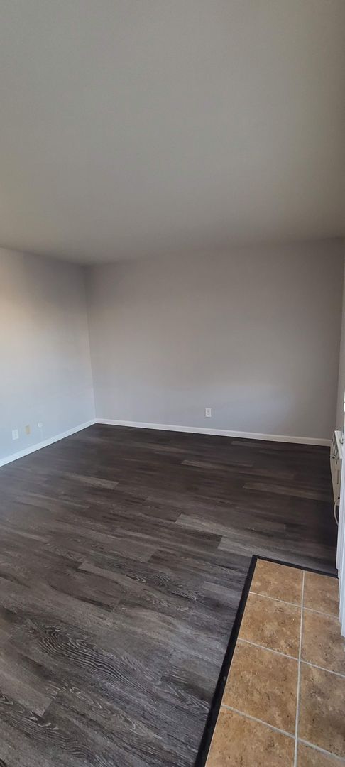 2 beds, 2 baths, 850 sqft, $2,895, Unit 31