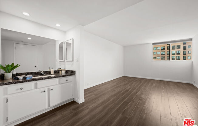 2 beds, 2 baths, 1,037 sqft, $4,500, Unit 1412