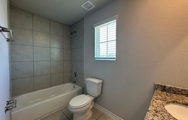 3 beds, 2.5 baths, $1,350, Unit 101*