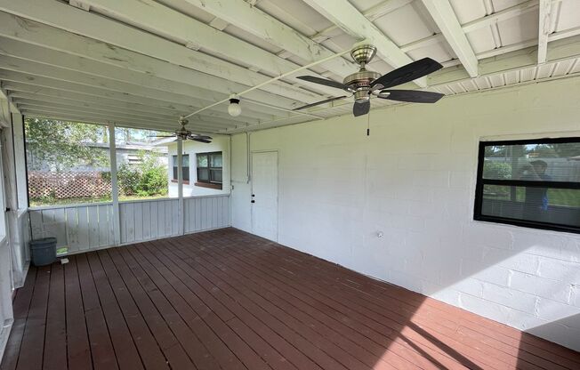 Spacious 4-Bedroom, 2-Bathroom Home with Fence, Washer & Dryer in Titusville – Perfect for Family Living! Ready to Move in Nov. 26th!