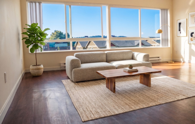 3 beds, 1 bath, $2,895, Unit R-412