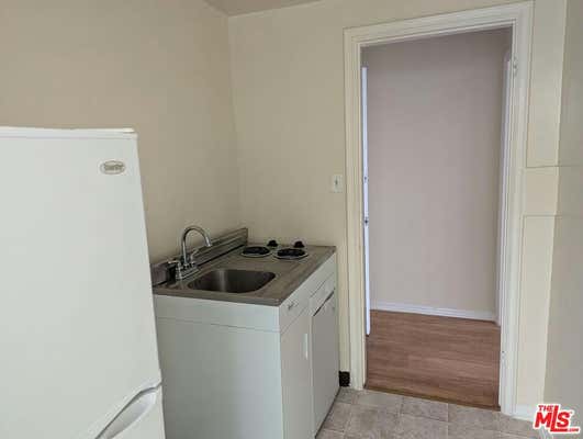 Studio, 1 bath, 400 sqft, $1,199, Unit 12