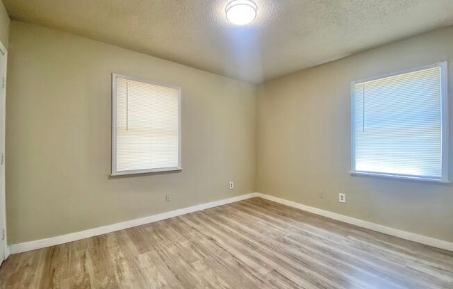 3 beds, 1 bath, $1,025