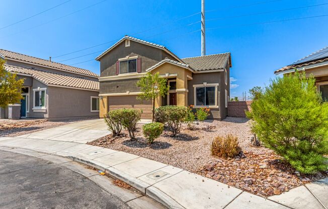 GORGEOUS HOME WITH HUGE BACKYARD LOCATED IN NLV!