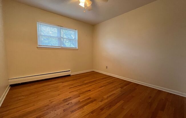 1579 Farwell