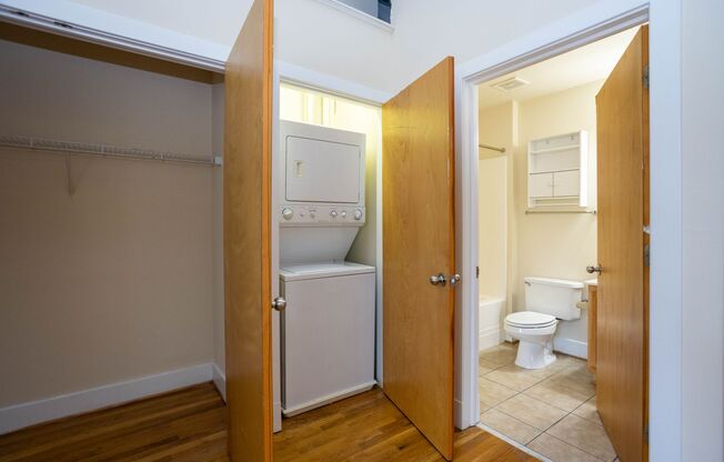1 bed, 1 bath, 700 sqft, $1,400, Unit 204
