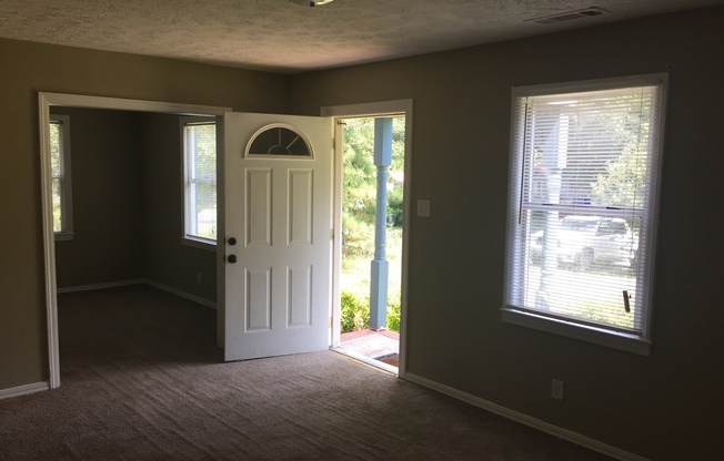 2 beds, 1 bath, $800