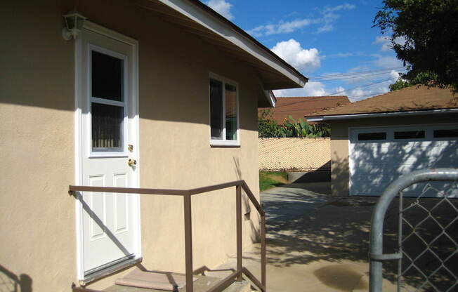 3 beds, 2 baths, $2,695