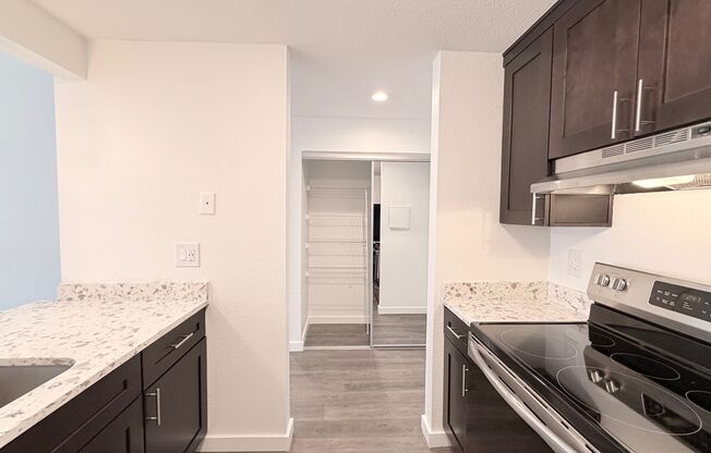 2 beds, 1.5 baths, 950 sqft, $2,350, Unit 315