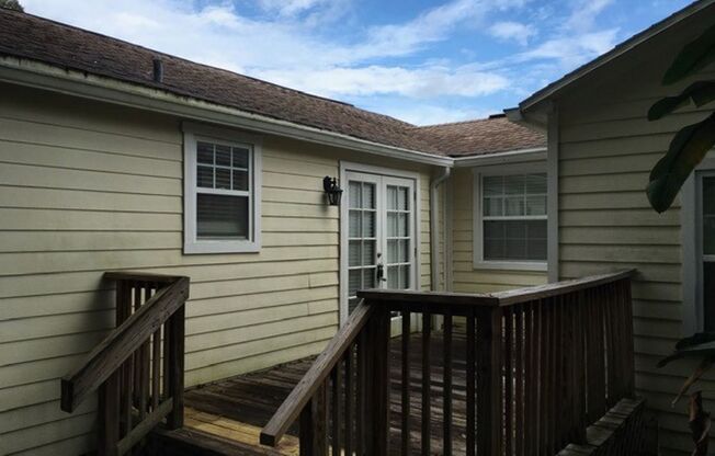 3 beds, 2 baths, $2,800