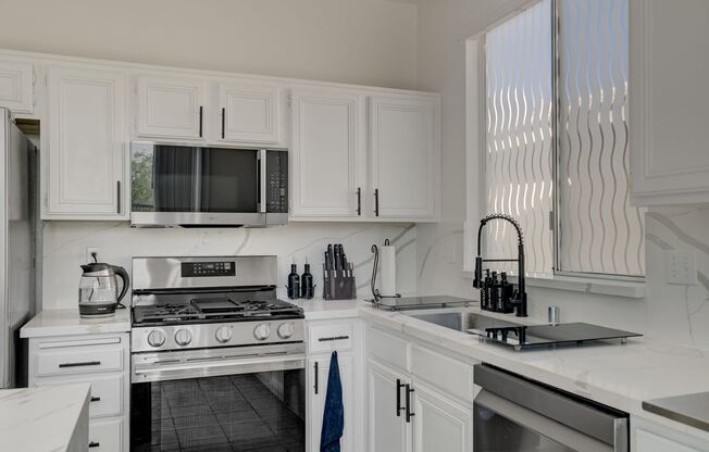 2 beds, 2 baths, $2,300